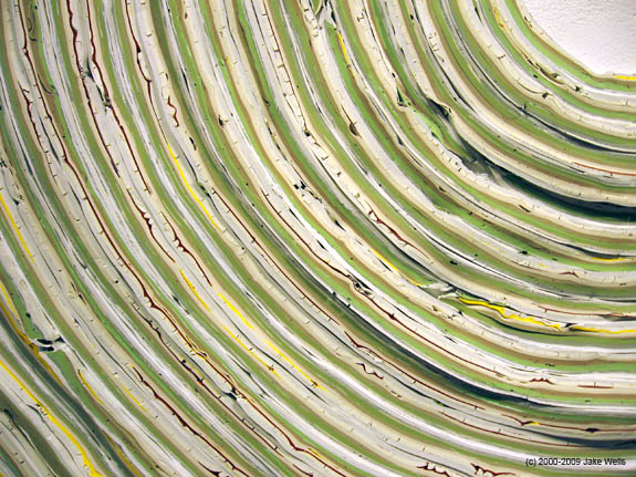 12) White on White_detail02